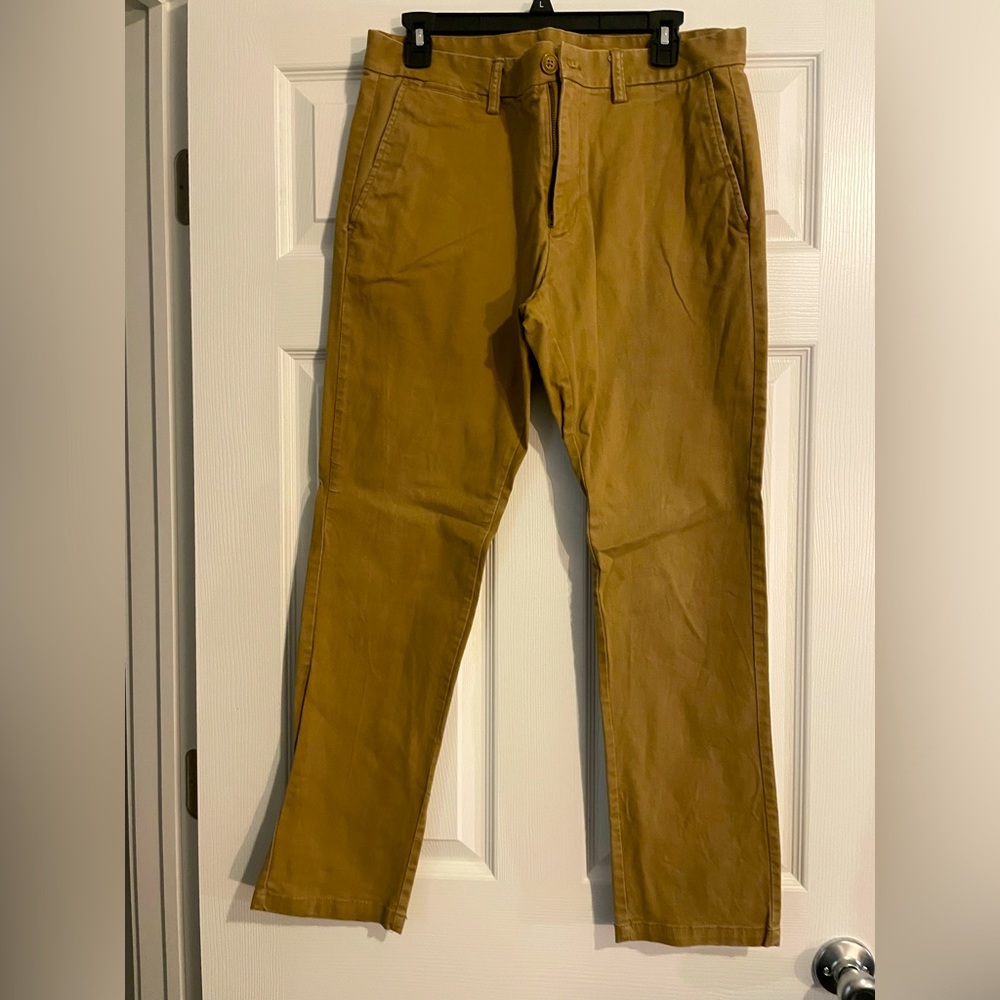 Old Navy 32x30 pants. Barely worn